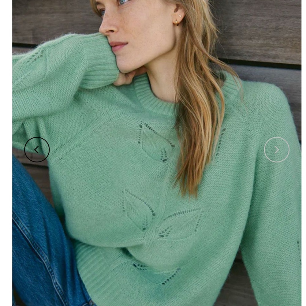 Lovely, feminine sweater in pistachio green
